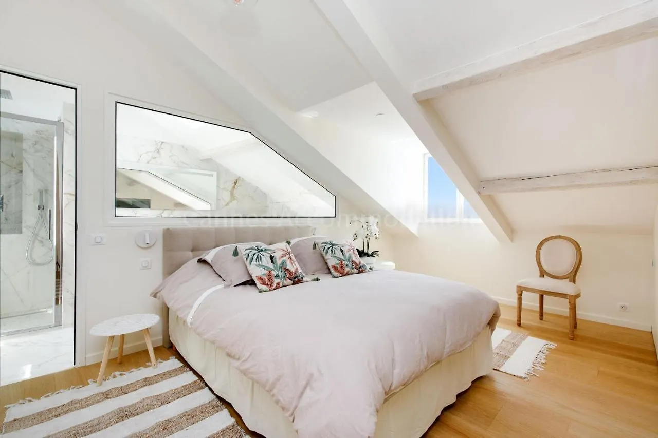 Candy Cannes Apartment