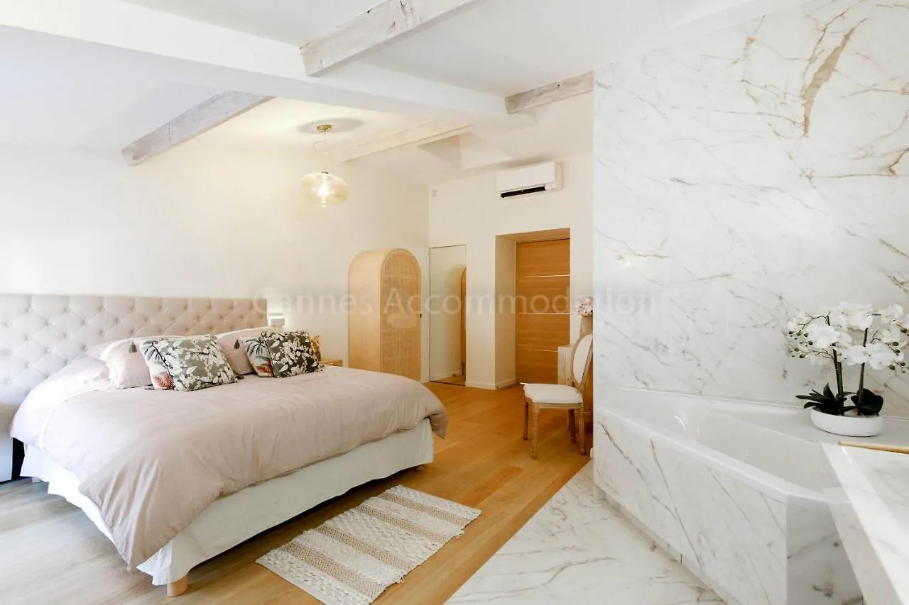 Apartment Candy Cannes